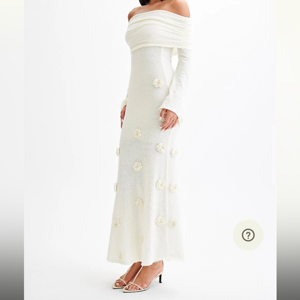 Meshki- Kiki
Off Shoulder Knit Rose Maxi Dress - Ivory